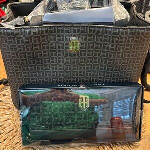 New Tommy Hilfiger Black/Gray Signature Tote with Wallet Set